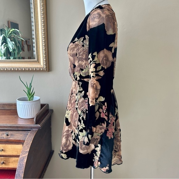 Revolve Flynn Skye Elle Mini Dress in Burnt Rose Crushed Velvet Size Small - Picture 3 of 16